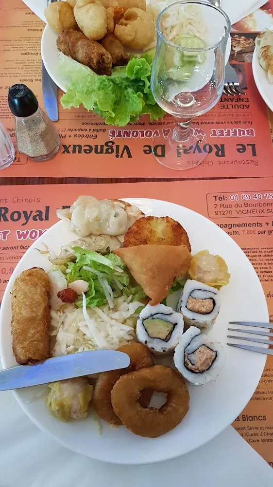 Sushi Vapeur Nems Samoussa Salade